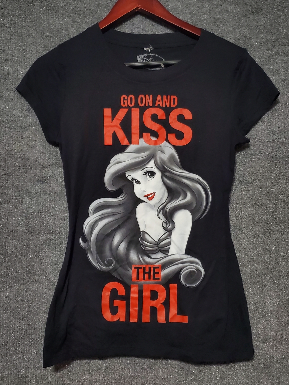 Disney The Little Mermaid Ariel Go On And Kiss The Girl Shirt Medium Babydoll